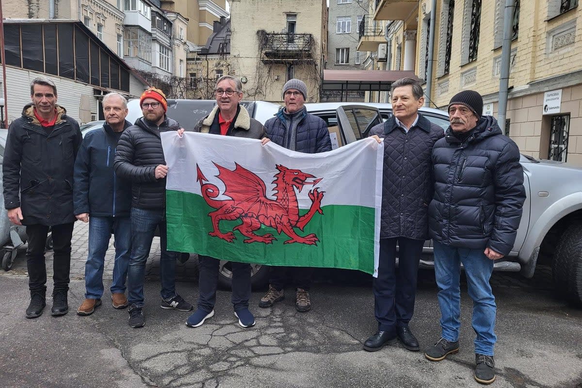 (From left to right) Jan Michaelis, Roman Kozak, Carwyn Donovan, Mick Antoniw, Wayne Thomas and two miners from Pavlohrad in Kyiv (Askold Krushelnycky)