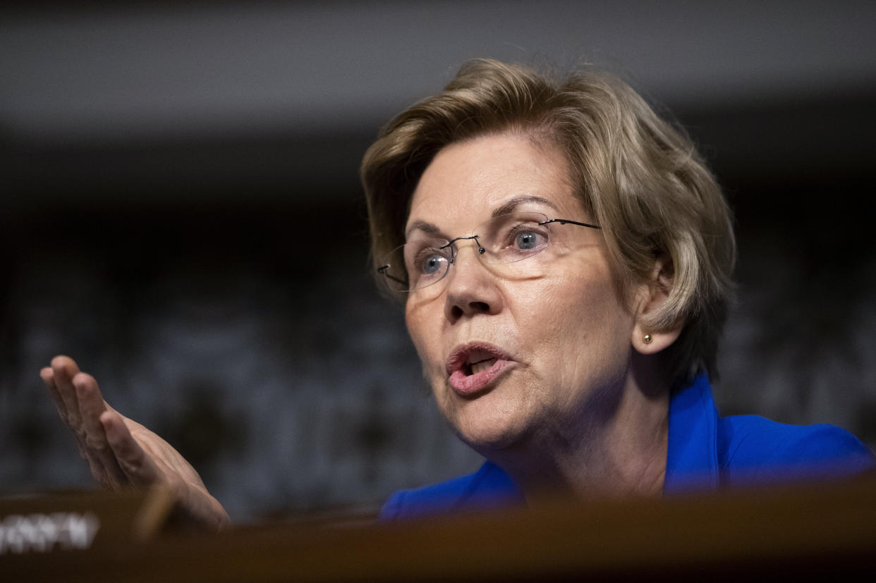 Democratic presidential candidate Elizabeth Warren is set to stand with protesting workers at a Washington area airport. (Photo: ASSOCIATED PRESS)