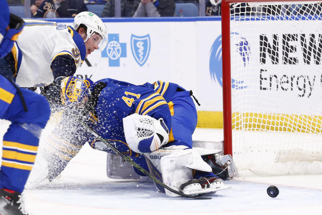 Tarasenko's 5-point outing fuels Blues' 6-2 win over Sabres