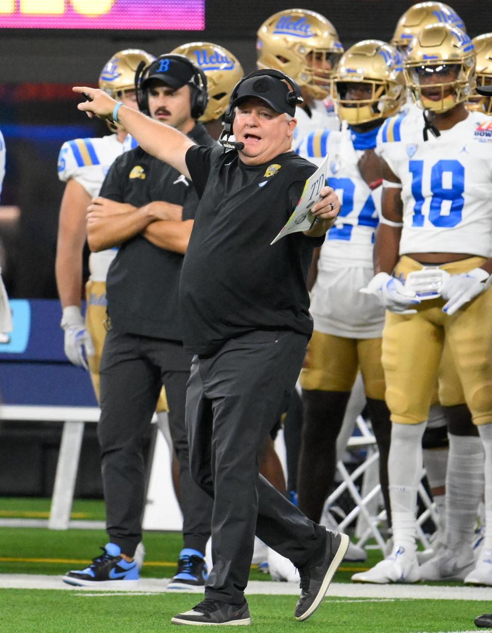 Former UCLA head coach Chip Kelly left the Bruins to become offensive coordinator for Ohio State.