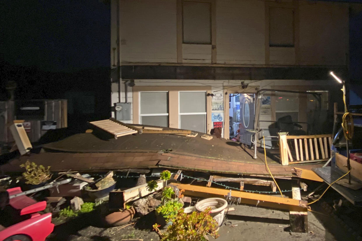 Earthquake damage outside a building in Rio Dell, Calif. (Kent Porter / The Press Democrat via AP)