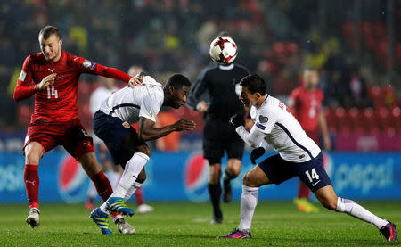 Football Soccer - Czech Republic v Norway - 2018 World Cup Qualifying European Zone - Group C - Prague, Czech Republic - 11/11/16 Czech Republic's Michael Krmencik and Norway's Alexander Tettey and Omar Elabdellaoui in action. REUTERS/David W Cerny