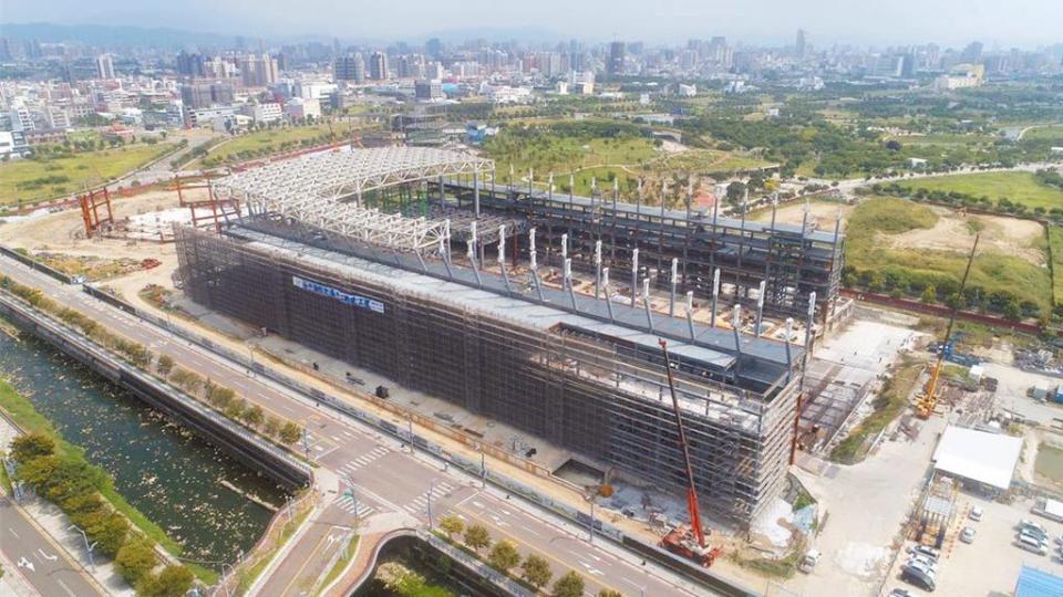 台中國際會展中心東側展館預計年底完工、明年啟用，西側展館經費下月可望獲核定。(資料照片)
