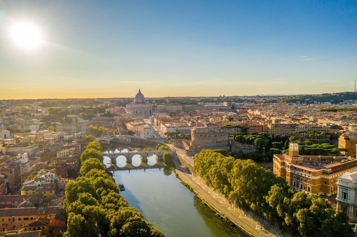 Visiting outdoor tourist attractions, like those in Rome, is best avoided in the extreme heat (Getty Images/iStockphoto)