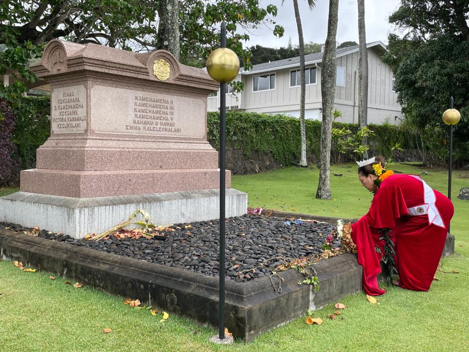 After the festivities, the Lei Court goes to the final resting place for Hawaiian royalty to pay their respects.