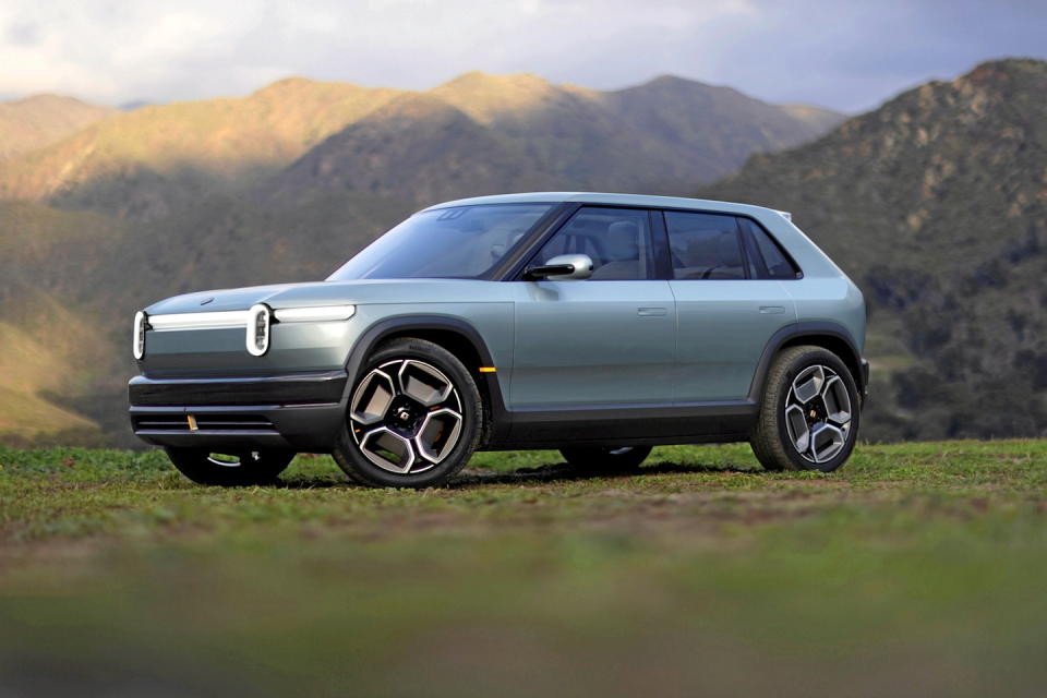 Le mini SUV électrique R3 de la marque américaine Rivian a de l'allure, et avec son format d'à peine plus de 4 mètres de long il pourrait trouver sa place sur le marché européen.  - Credit:Elliot Ross Studio