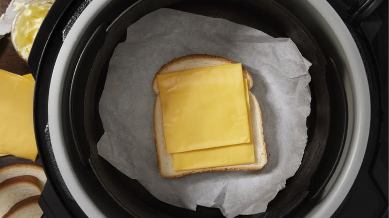 Grilled cheese in air fryer