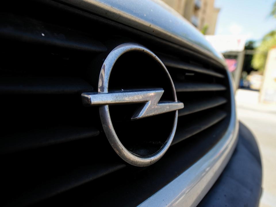 Platz 9: Opel. Diebstähle insgesamt: 482. Trotz der hohen Zahlen werden die Modelle der Firma Opel weniger häufig als im Vorjahr geklaut. So fielen im letzten Jahr 12,2 Prozent weniger Fahrzeuge der Marke Langfingern zum Opfer. (Bild-Copyright: Newscast/REX/Shutterstock)