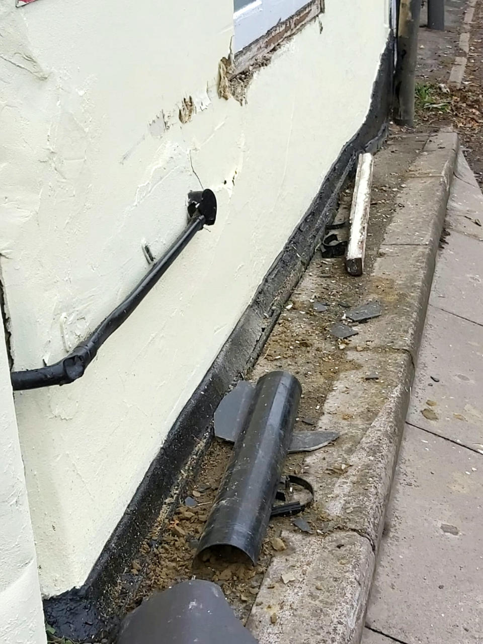 Damage to the home of Mark Kilbey after a lorry collided with his cottage. (SWNS)