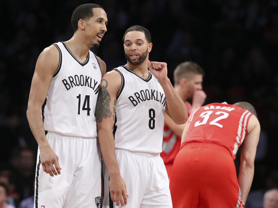 Shaun Livingston and Deron Williams, a couple of lifetimes ago. (AP)