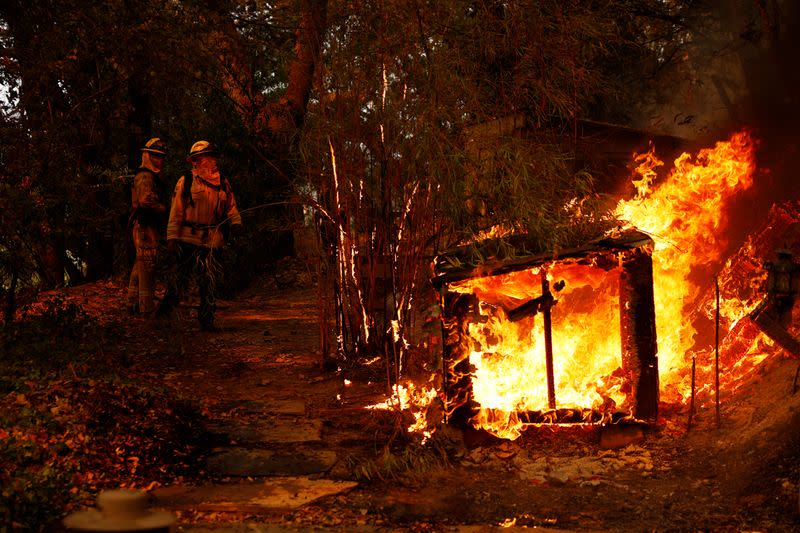 The Glass Fire burns in Calistoga