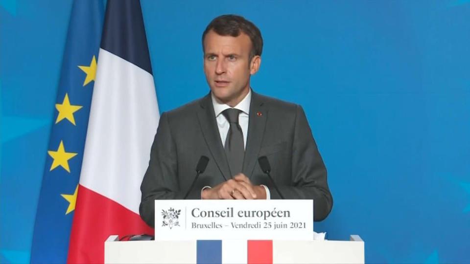 Le président de la République Emmanuel Macron à l'issue du Conseil européen à Bruxelles le vendredi 25 juin 2021. - BFMTV