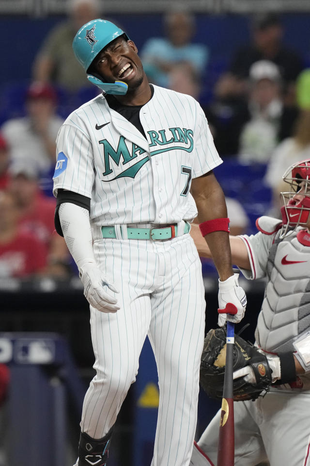 Pache's pinch-hit, 2-run HR rallies Phils past Marlins for record