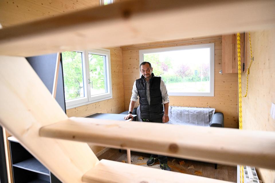 <p>Las únicas condiciones para ser solicitante es haber participado en la construcción de la minicasa y no contar con solución habitacional. Pascal ha sido uno de los primeros en encontrar un hogar gracias a esta iniciativa. (Foto: Damien Meyer / AFP / Getty Images).</p> 