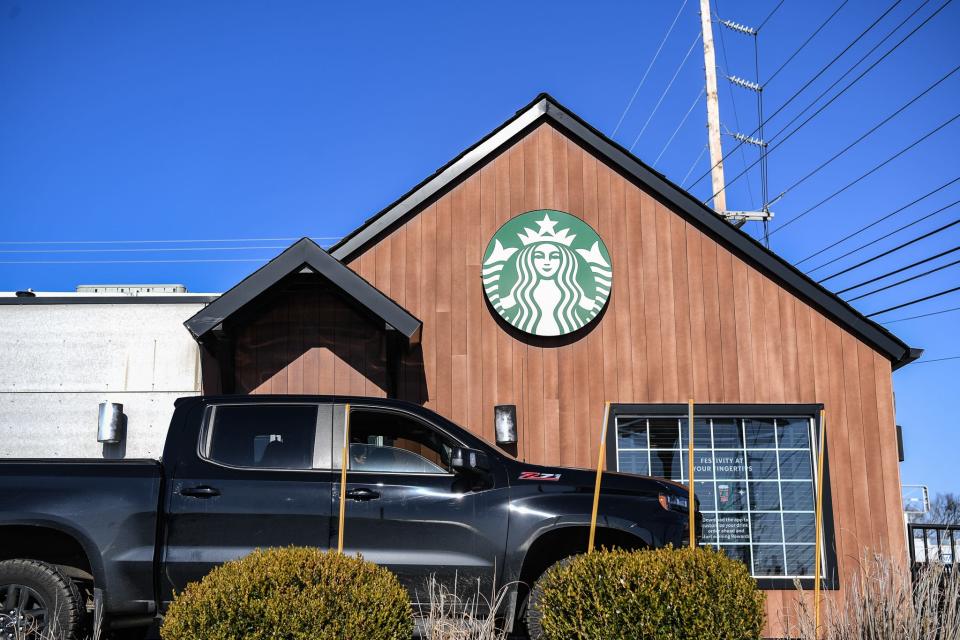 Nahshon Bain-Greenidge, a Starbucks shift manager, was injured while he was arrested by Knox County Sheriff's Office deputies.