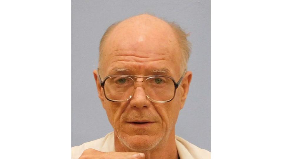 The Jefferson County Coroner/Medical Examiner's Office has requested the public's assistance in contacting the family of Paul Stephen Smith, 65, who died in an Alabama prison this weekend.