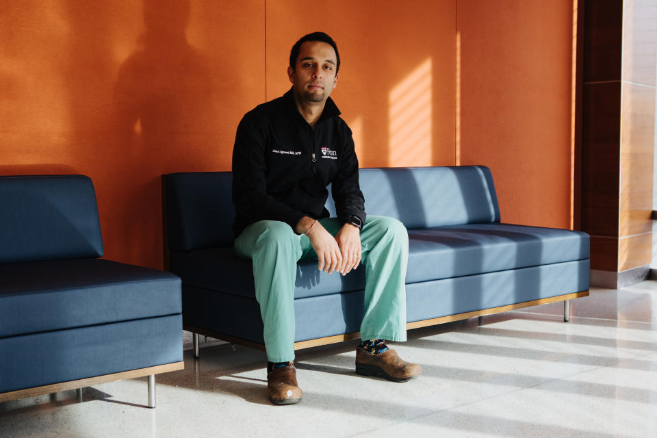 Anish Agarwal, médico de urgencias en Philadelphia, el miércoles 21 de diciembre de 2022. (Michelle Gustafson/The New York Times)
