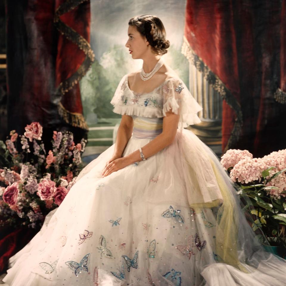 Cecil Beatons Unseen Letters Go On Display In Show Marking A Century Of Royal Portrait Photography 