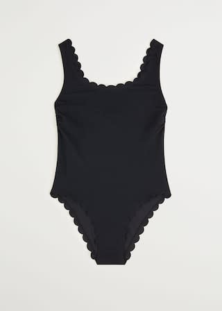 29,99€ au lieu de 39,99€<br><br><a href="https://shop.mango.com/fr/femme/bikini-et-maillot-de-bain-maillot-de-bain/maillot-de-bain-festonne_67074390.html" rel="nofollow noopener" target="_blank" data-ylk="slk:Acheter;elm:context_link;itc:0;sec:content-canvas" class="link ">Acheter</a>