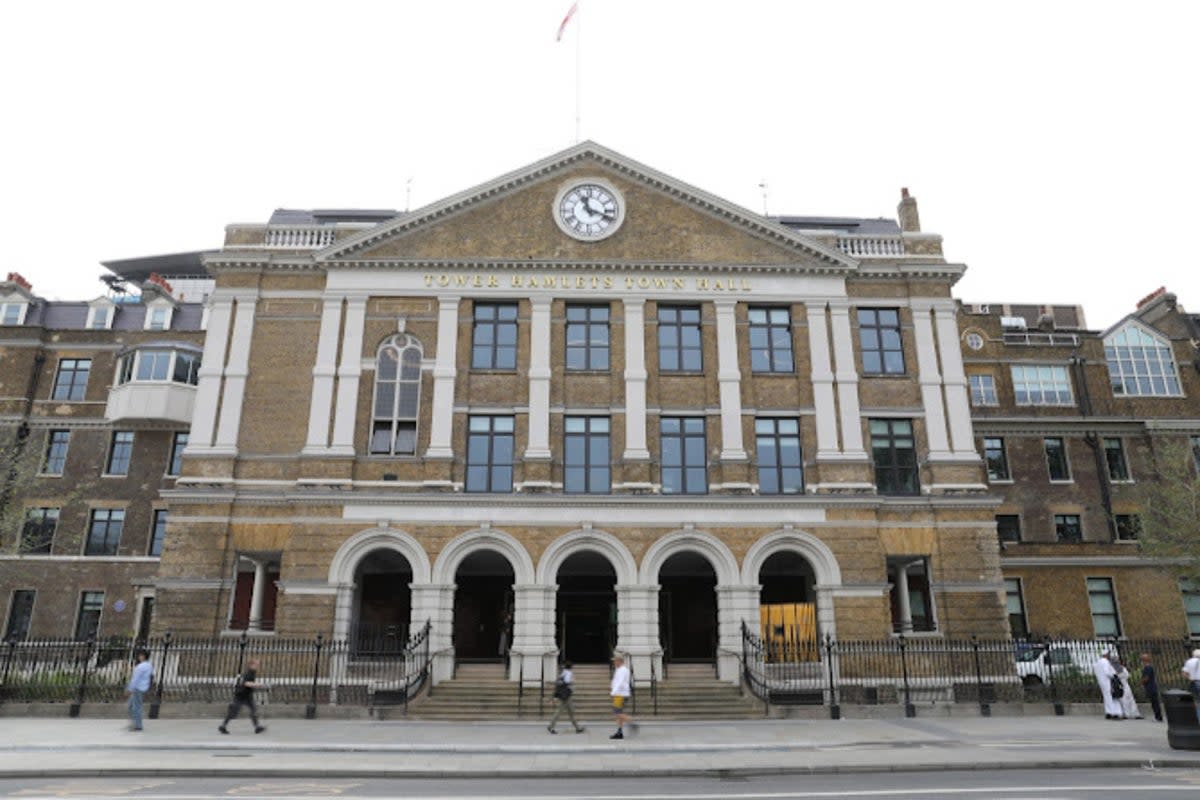 Tower Hamlets town hall  (Tower Hamlets )