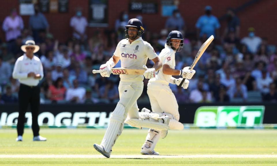 England’s Dawid Malan, left, and Joe Root, right, shared a 138-run partnership (Jason O’Brien/PA) (PA Wire)