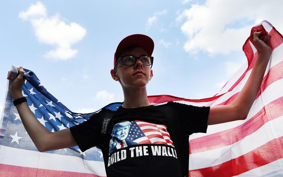 <p>A Pro-Trump supporter demonstrates outside the U.S. Embassy in support of President Trump’s visit to the U.K., in London, July 14, 2018. (Photo: Andy Rain/EPA-EFE/REX/Shutterstock) </p>