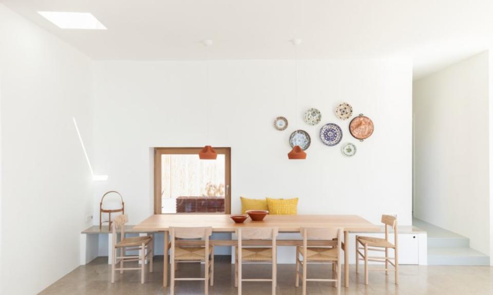 <p>Todos los muebles y la decoración de la vivienda tienen influencia sueca.<br>Foto: Yiorgos Kordakis, Åke E:son Lindman/<a rel="nofollow noopener" href="http://www.ooakarchitects.com/" target="_blank" data-ylk="slk:OOAK Architects;elm:context_link;itc:0;sec:content-canvas" class="link ">OOAK Architects</a> </p>