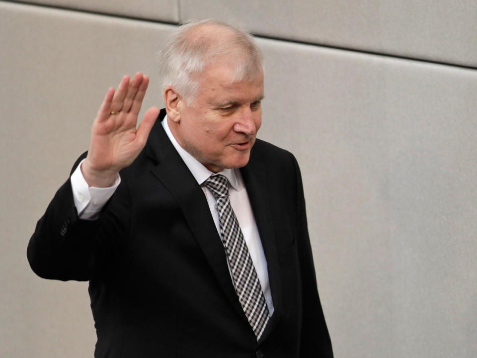 Innenminister Horst Seehofer setzt sich für Grenzkontrollen in Deutschland ein (Bild-Copyight: Michael Sohn/AP)