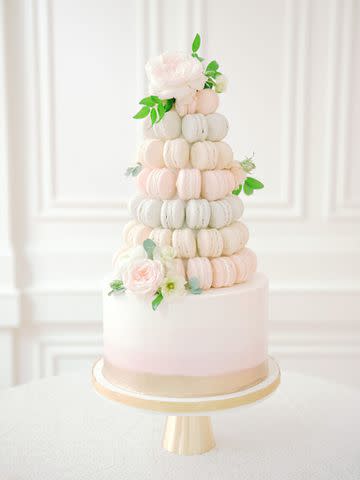 28 Two-Tier Wedding Cakes for Any Occasion