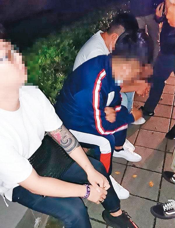 台北市大安區的保護傘餐廳10月中遭潑糞，警方隔天逮捕四嫌、發布新聞。（「獨眼新聞」臉書粉專提供）