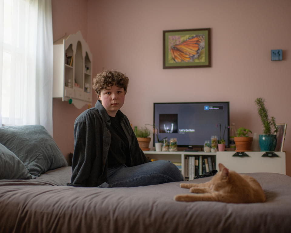 Julia Weber, de 18 años, en su habitación en Athens, Ohio, el 23 de abril de 2021. (Rich-Joseph Facun/The New York Times)