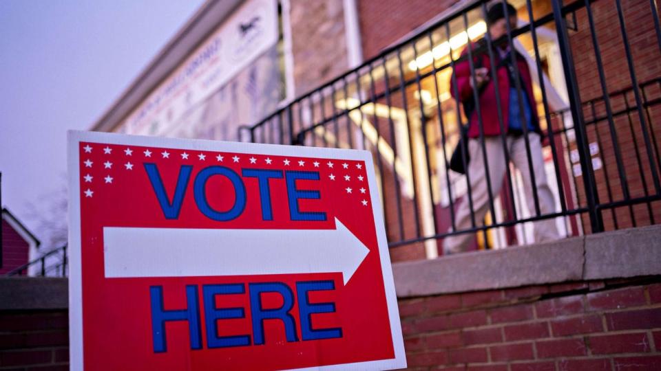 PHOTO: A 'Vote Here' sign stands outside a polling station in Hillsboro, VA., March 3, 2020. (Bloomberg via Getty Images)