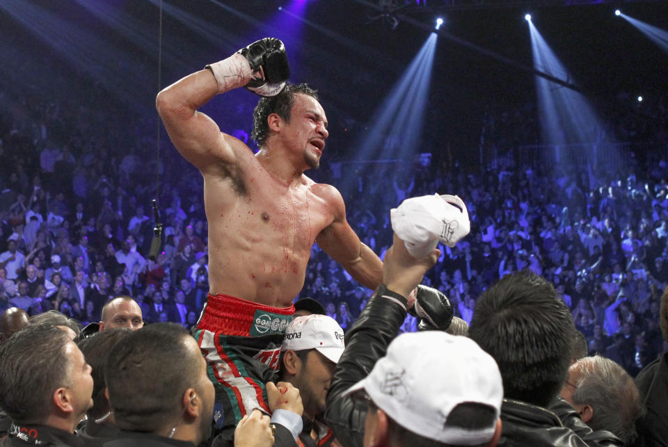 Juan Manuel Márquez venció por nocaut a Manny Pacquiao en su cuarta pelea. (REUTERS/Steve Marcus)