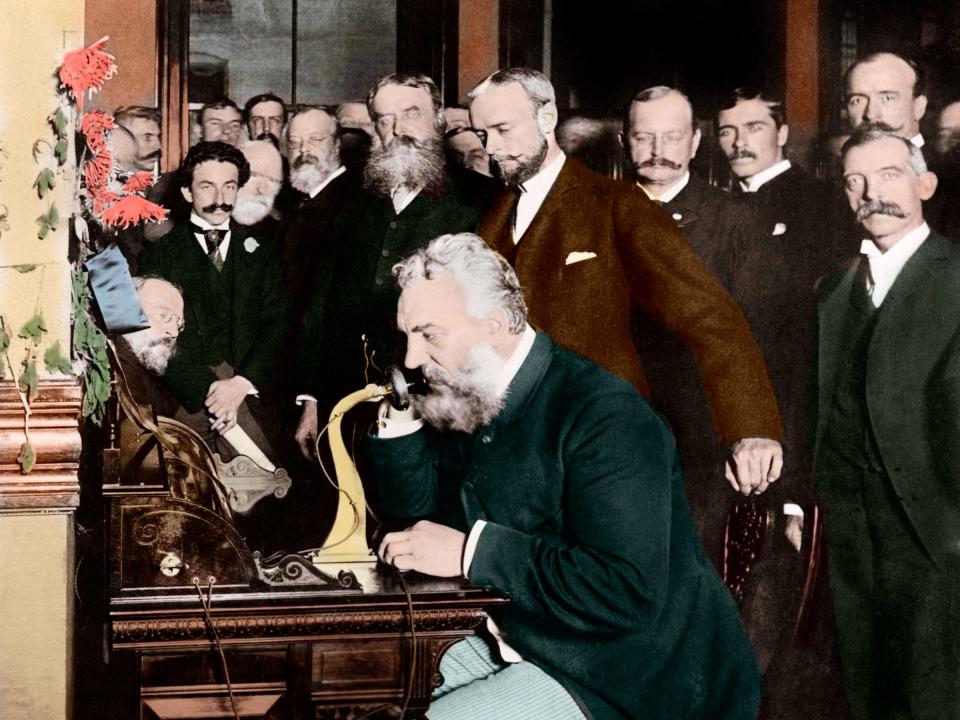 alexander graham bell makes telephone call