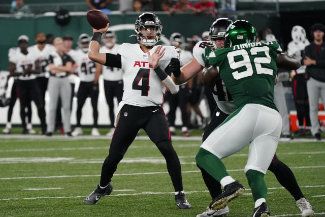 EAST RUTHERFORD, NJ - AUGUST 22: Atlanta Falcons quarterback Marcus Mariota  (1) rolls out during the National Football League game between the New York  Jets and the Atlanta Falcons on August 22