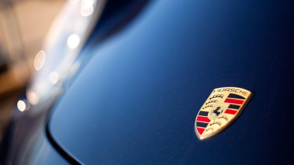 orsche Logo on Hood of Cayman R