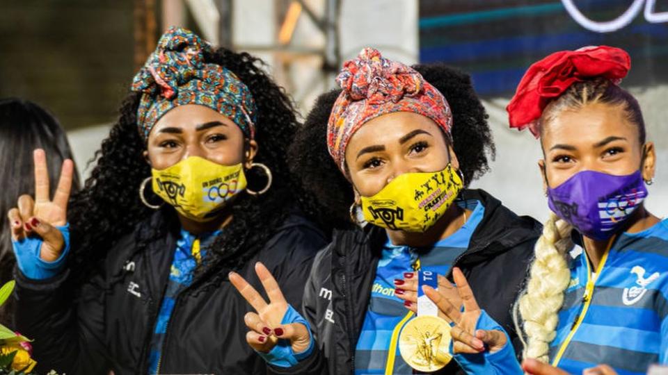 Tamara Salazar, Neisi Dajomes y Angie Palacios