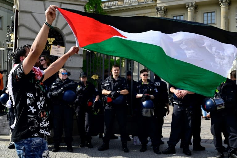 Der Antisemitismusbeauftragte der Bundesregierung, Felix Klein, befürchtet eine Eskalation der propalästinensischen Proteste an Hochschulen. Eine antisemitische Grundhaltung sei "weit verbreitet und kann sehr schnell zu einer Eskalation führen", sagte er. (JOHN MACDOUGALL)
