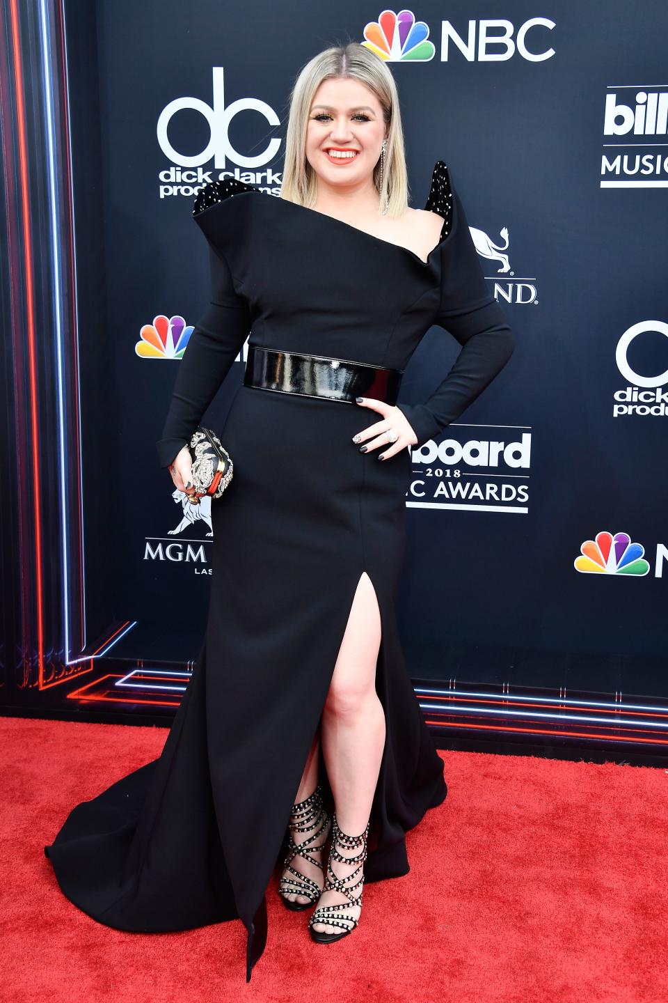 LAS VEGAS, NV - MAY 20:  Host Kelly Clarkson attends the 2018 Billboard Music Awards at MGM Grand Garden Arena on May 20, 2018 in Las Vegas, Nevada.  (Photo by Frazer Harrison/Getty Images)