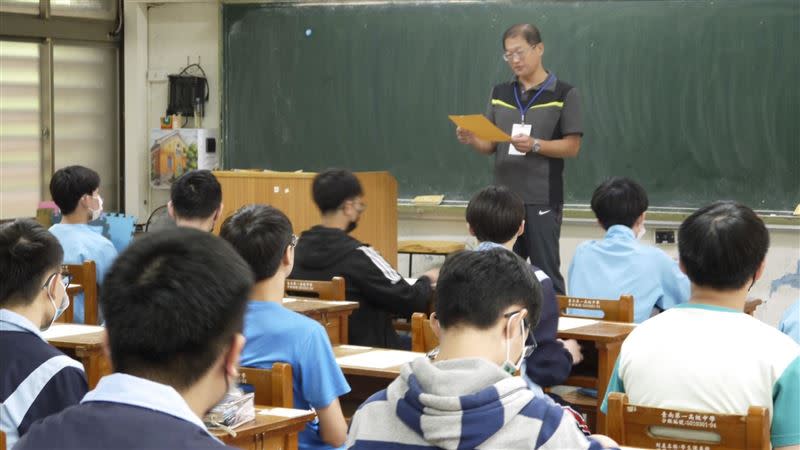 新竹地區學生會考滿生人數太多，難以擠進第一志願。（圖／資料畫面）