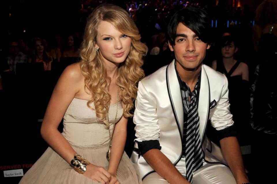 Taylor Swift and Joe Jonas in 2008 (FilmMagic/GettyImages)