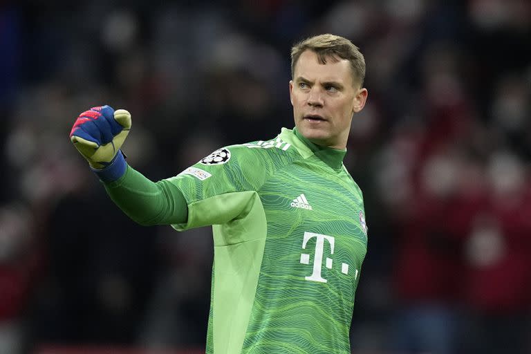 Manuel Neuer se fracturó en diciembre la tibia y el peroné esquiando; su club, Bayern Munich, acudió al mercado de transferencias para reemplazarlo por el suizo Yann Sommer