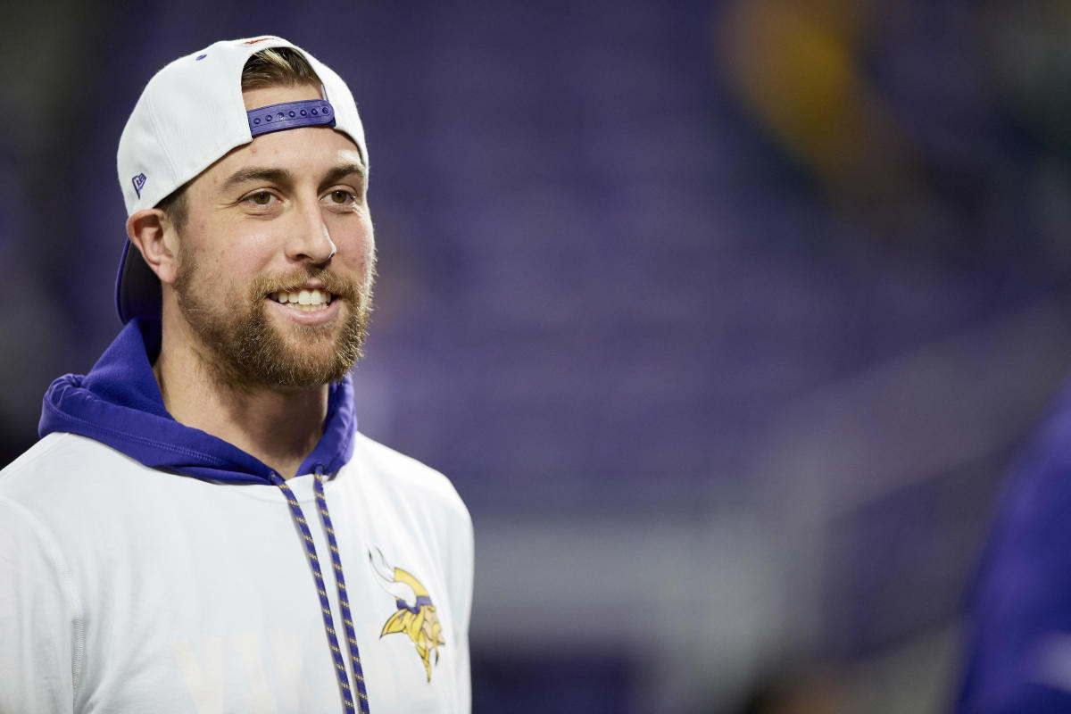 Minnesota Vikings fan loses bet, gets tattoo of Adam Thielen's face