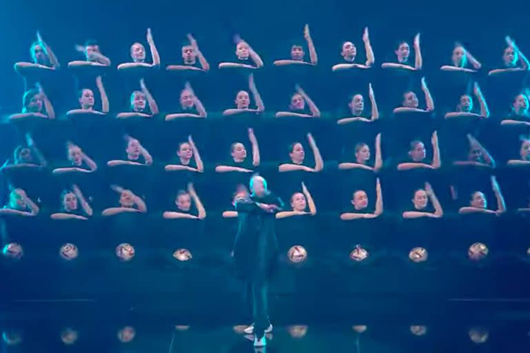 La impactante coreografía en el show de medio tiempo de los Premios The Best