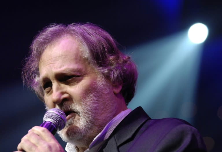 Jean-Jacques Debout sur la scène du Zénith à Paris, le 15 décembre 2006 (STEPHANE DE SAKUTIN)