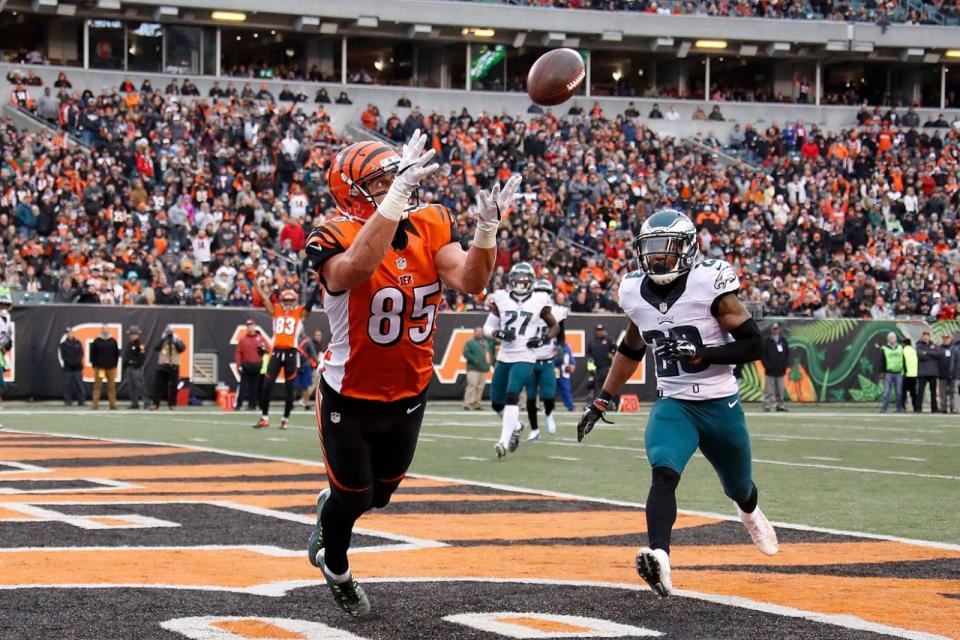 <p>Tyler Eifert mit der Nummer 85 der Cincinnati Bengals fängt in der zweiten Halbzeit im Spiel gegen die Philadelphia Eagles im Paul Brown Stadium in Cincinnati, Ohio, einen Pass zum Touchdown. (Bild: Gregory Shamus/ Getty Images) </p>