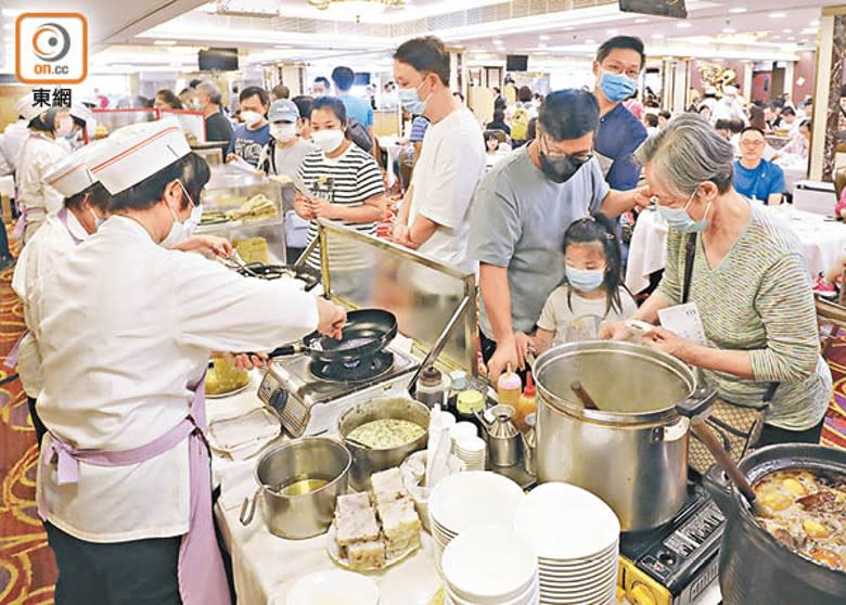 當局若收緊疫苗通行證，小童可能因為未打針而不能和長輩飲茶享天倫。