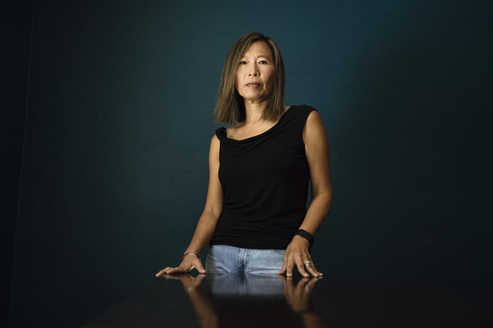 Carol Kim-Benaissa, una mujer coreana-estadounidense, experimentó una ansiedad repentina cuando pasaba por una menopausia sin bochornos. (Gabriella Angotti-Jones/The New York Times)
