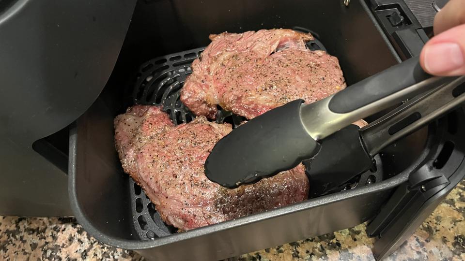 How to cook steak in an air fryer