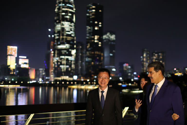 Nicolas Maduro junto al secretario del Comité de Distrito de Nanshan, de la ciudad de Shenzen, Huang Xiangyue